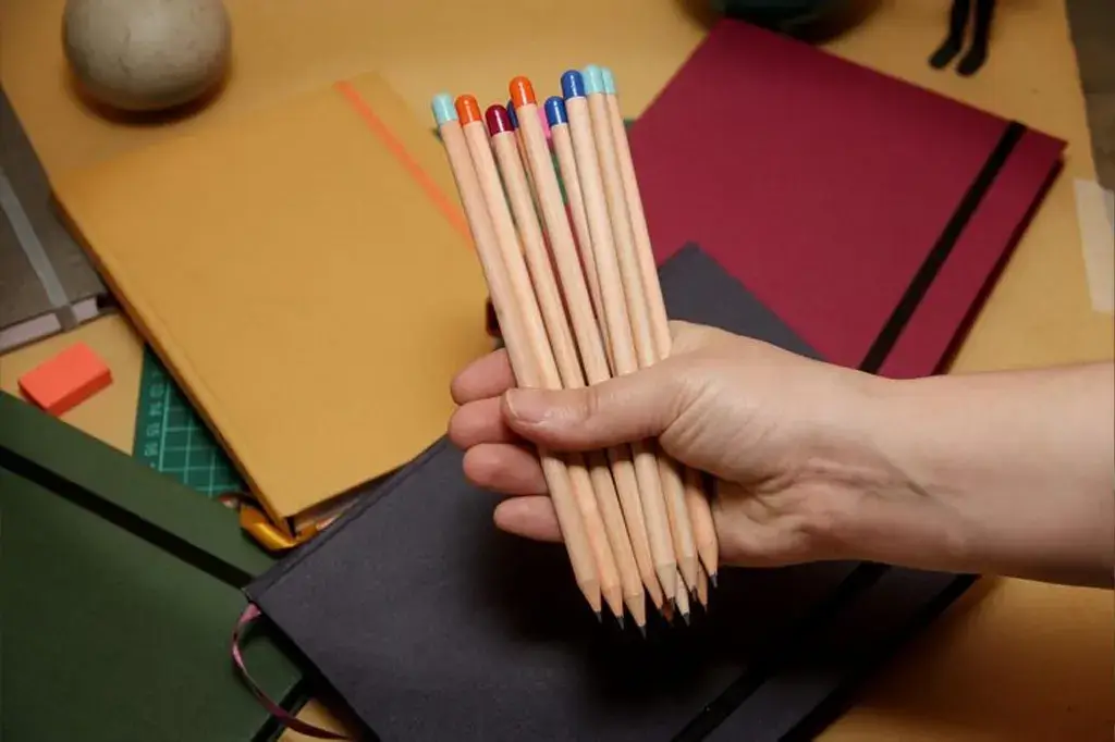 Lápis personalizados ecológicos como brinde corporativo sustentável para empresas